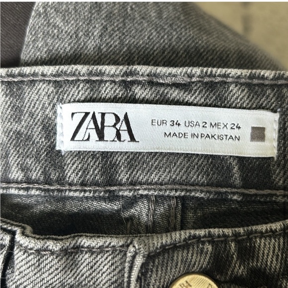 EUC ZARA High Waisted Black Acid Wash Straight Leg Mom Jeans Size 2 - Picture 5 of 6